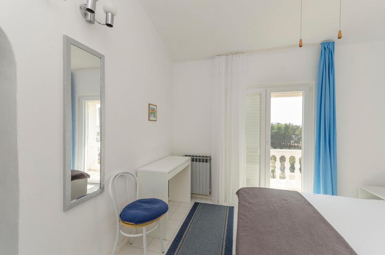 Apartments And Rooms On The Beach Vodice Bagian luar foto