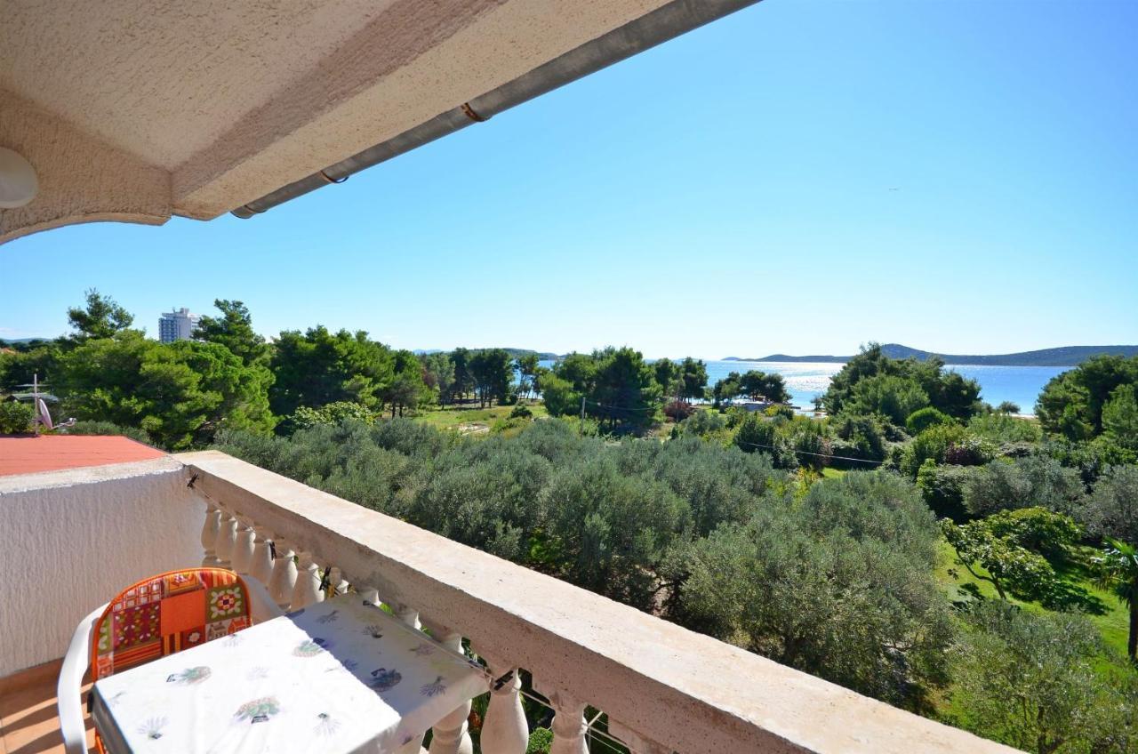 Apartments And Rooms On The Beach Vodice Bagian luar foto