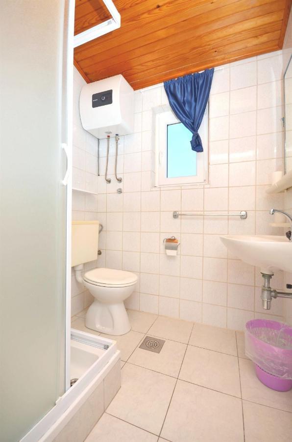 Apartments And Rooms On The Beach Vodice Bagian luar foto