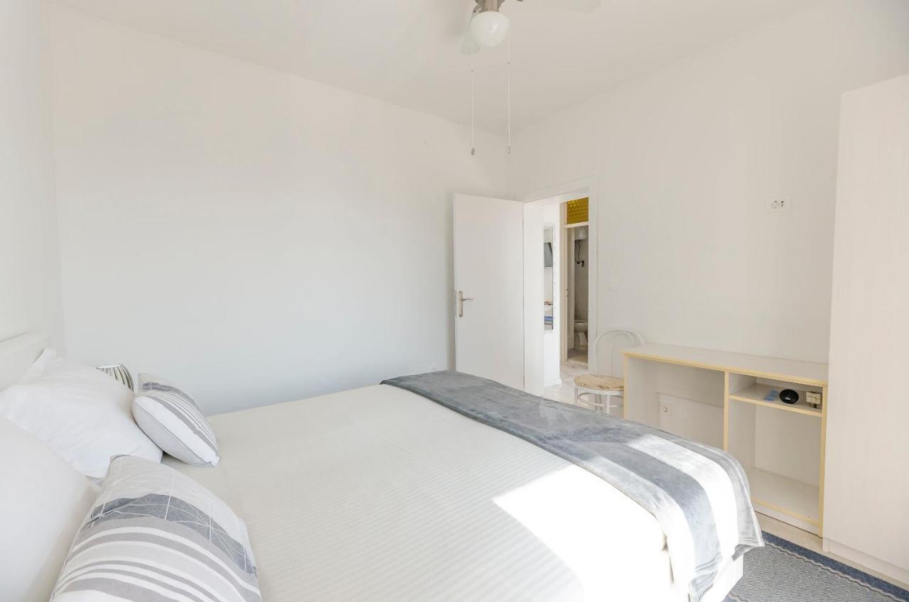Apartments And Rooms On The Beach Vodice Bagian luar foto