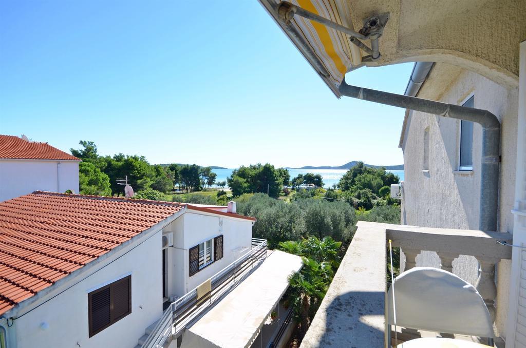Apartments And Rooms On The Beach Vodice Bagian luar foto