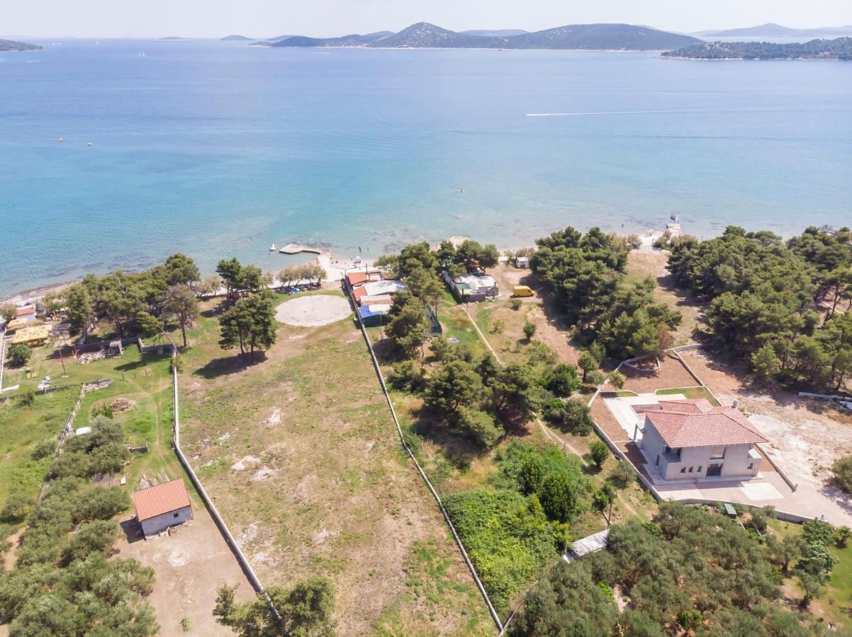 Apartments And Rooms On The Beach Vodice Bagian luar foto